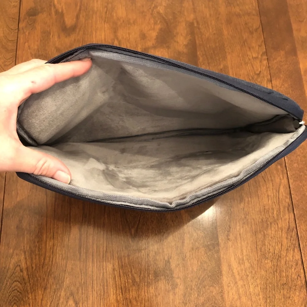 Laptop sleeve with small bag